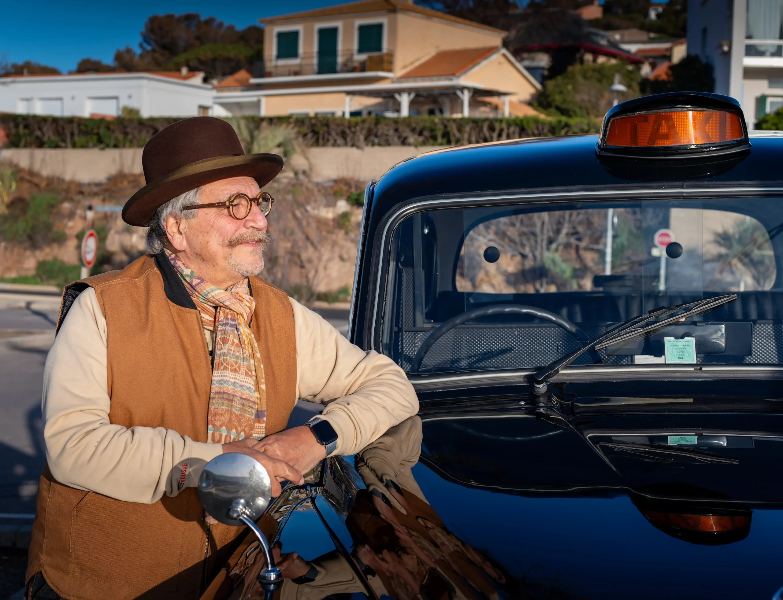 Portrait d’un professionnel au travail dans son atelier