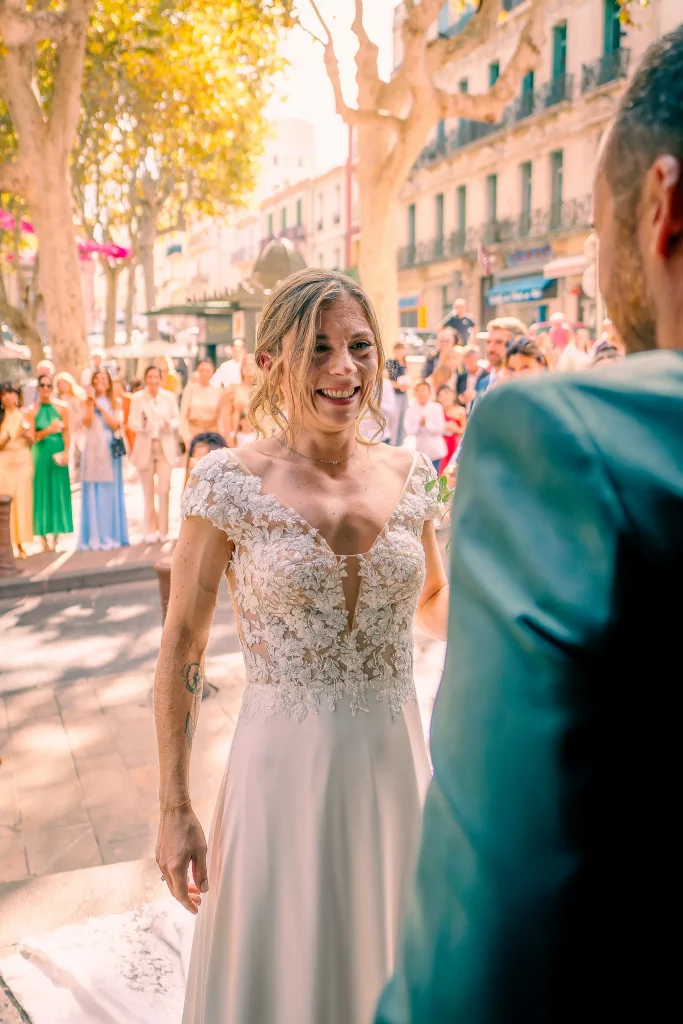 Portrait de la mariée en extérieur