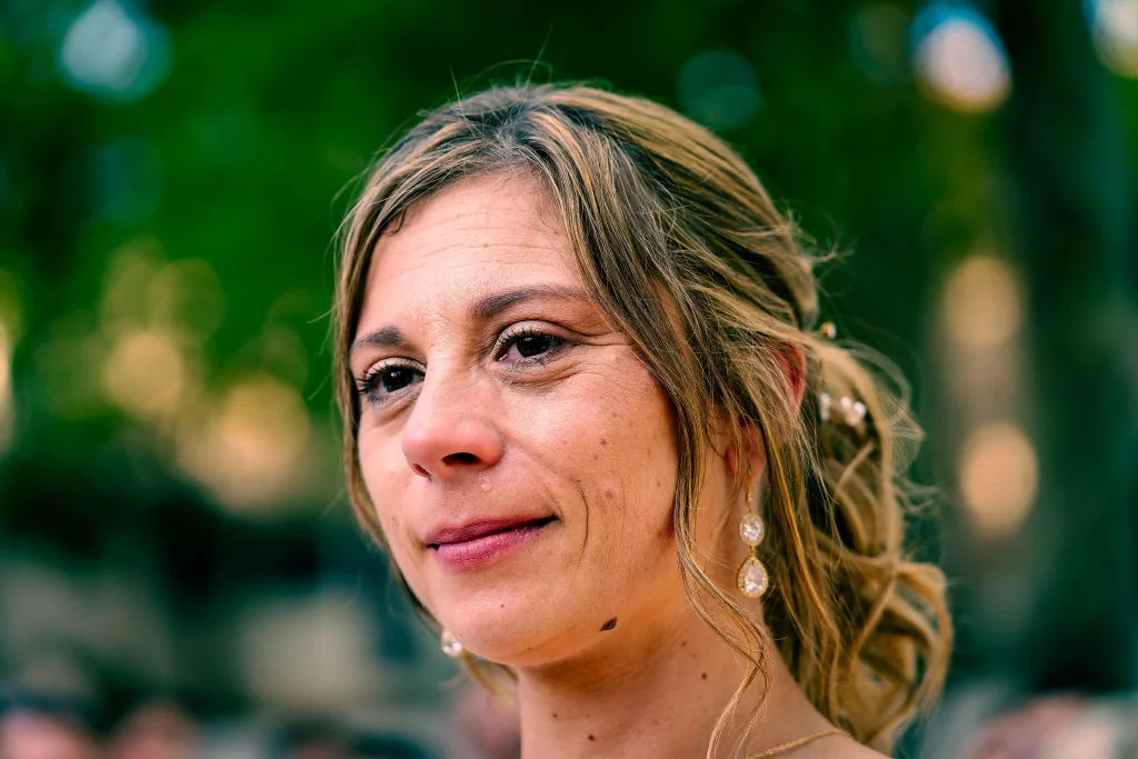 Portrait de la mariée pendant la réception