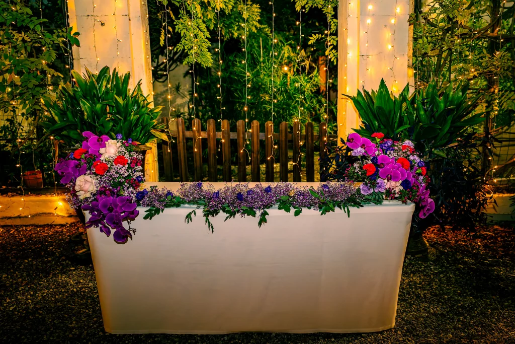 Décoration florale dans l’espace extérieur du domaine